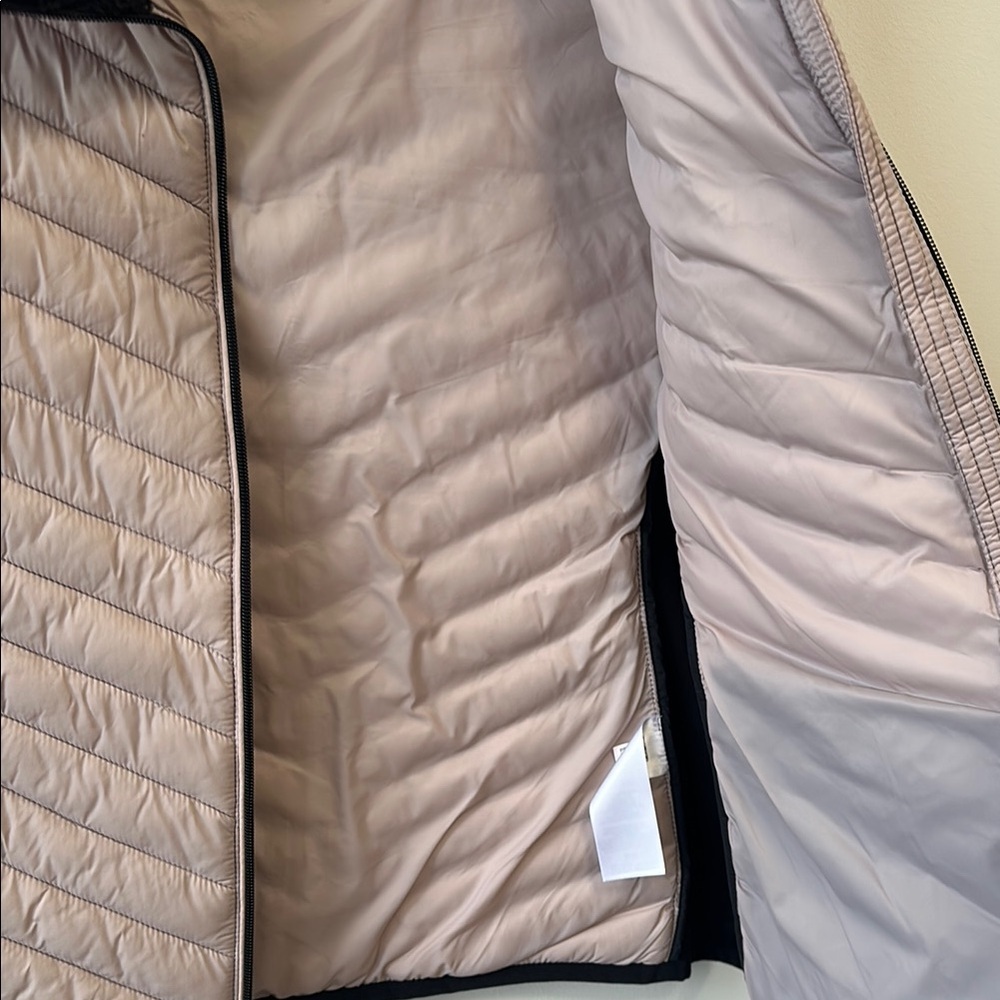 Calvin Klein Sz Medium Black and Tan Puffer Vest - Picture 4 of 11